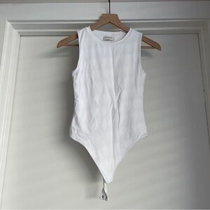 Aritzia Babaton Contour Crew Bodysuit